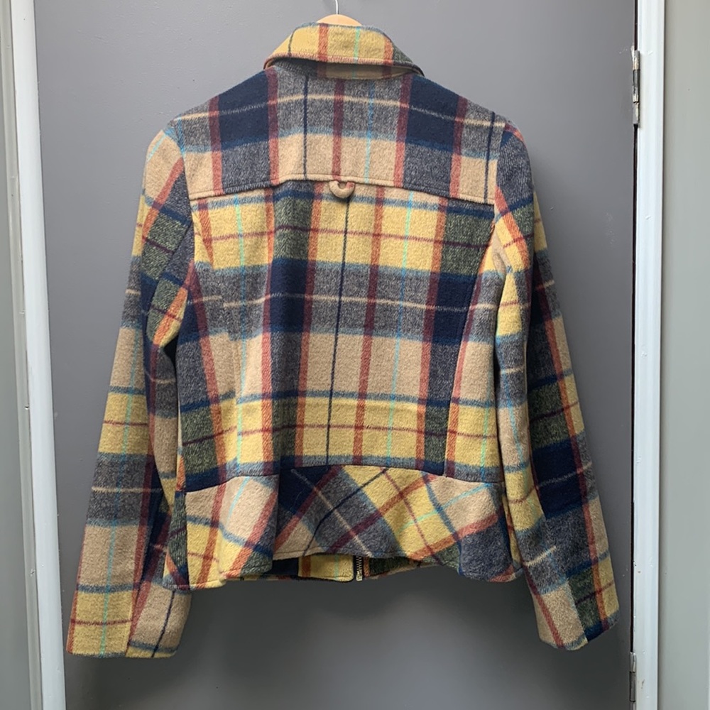 Plaid Fall Jacket. - Picture 8 of 13